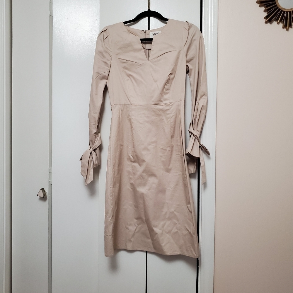 EVIDNT Beige long sleeve knee length dress with statement bow sleeve - Picture 3 of 6